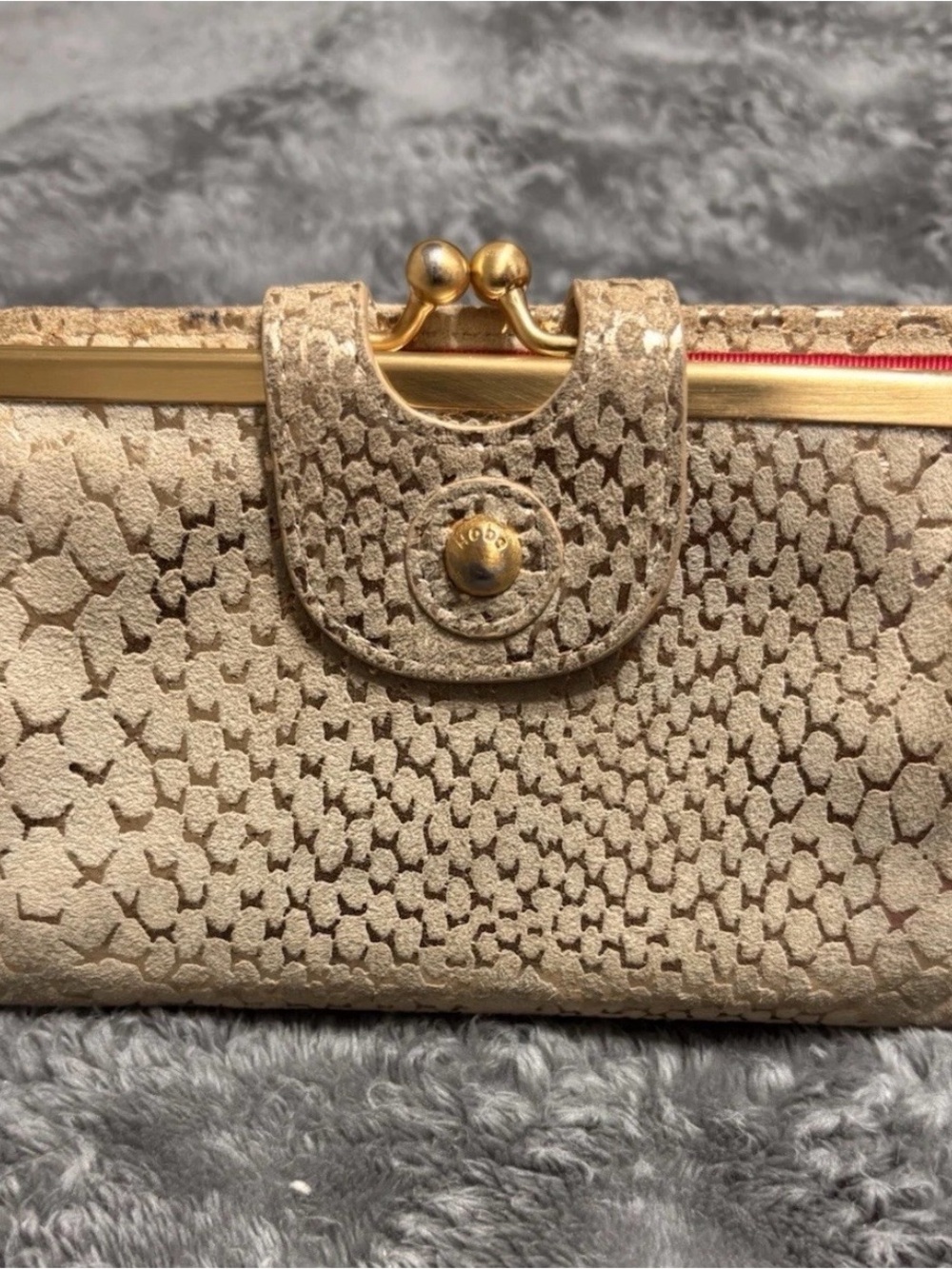 Hobo Alice Animal Print Leather Kiss Lock Women's Wallet Beige